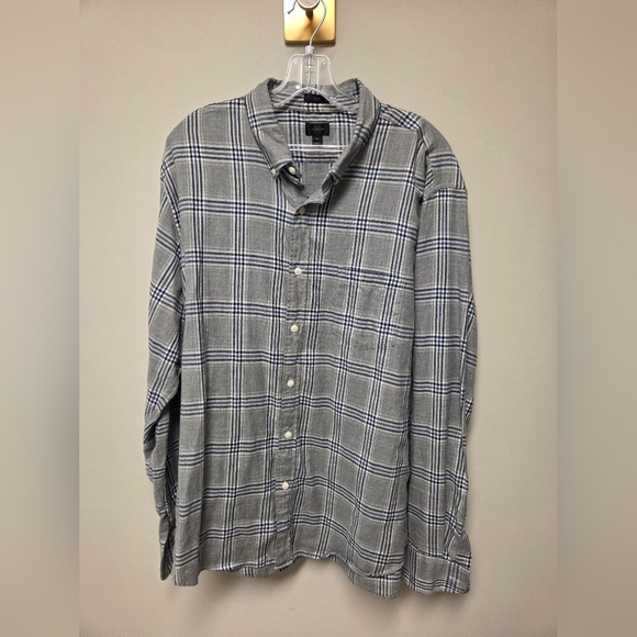 J. Crew Men's Long Sleeve Button Down Shirt. XL Slim Fit. Very Soft! - Picture 1 of 3